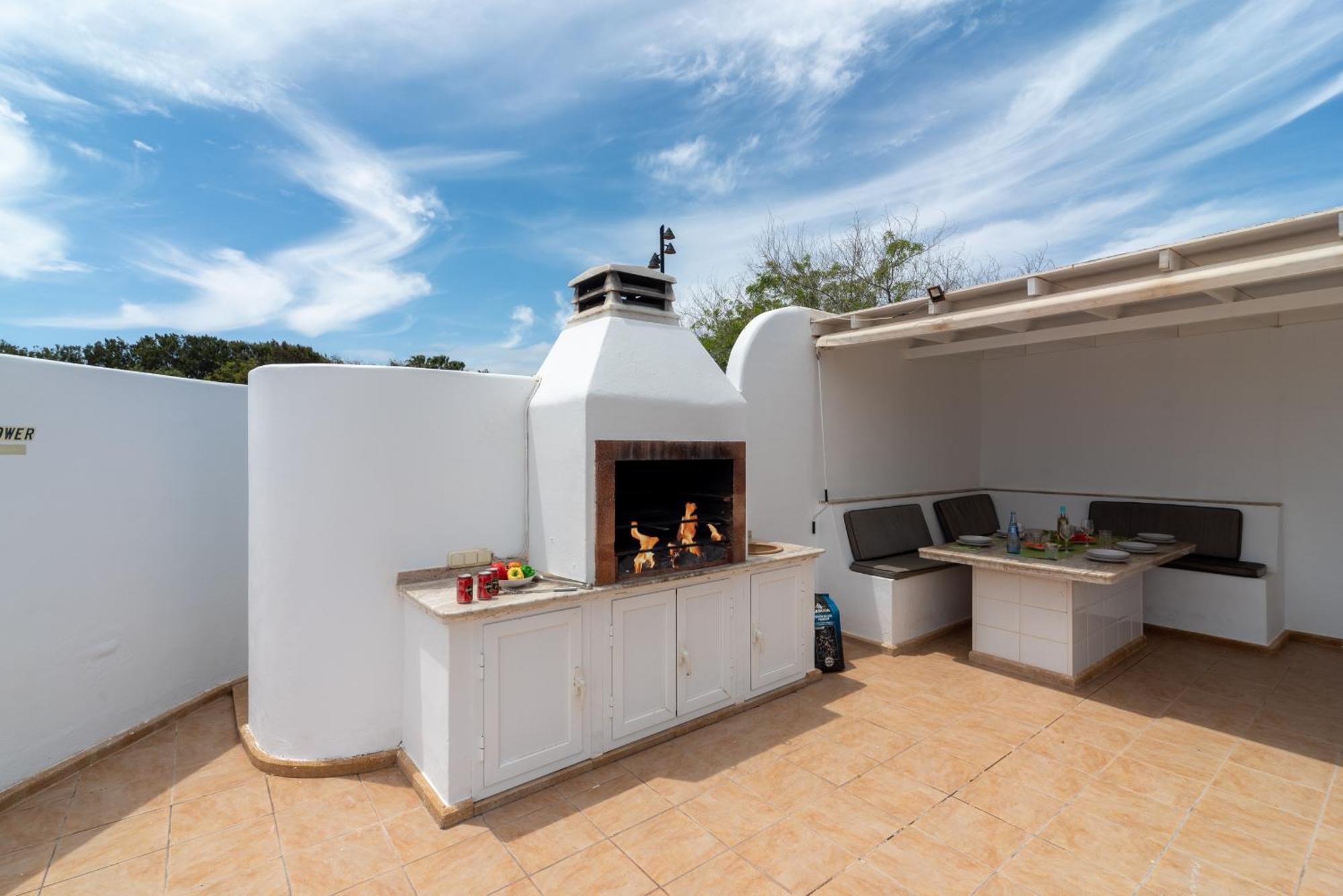 Villa Michelle - Lh114 By Villas Now Ltd Playa Blanca  Exterior foto